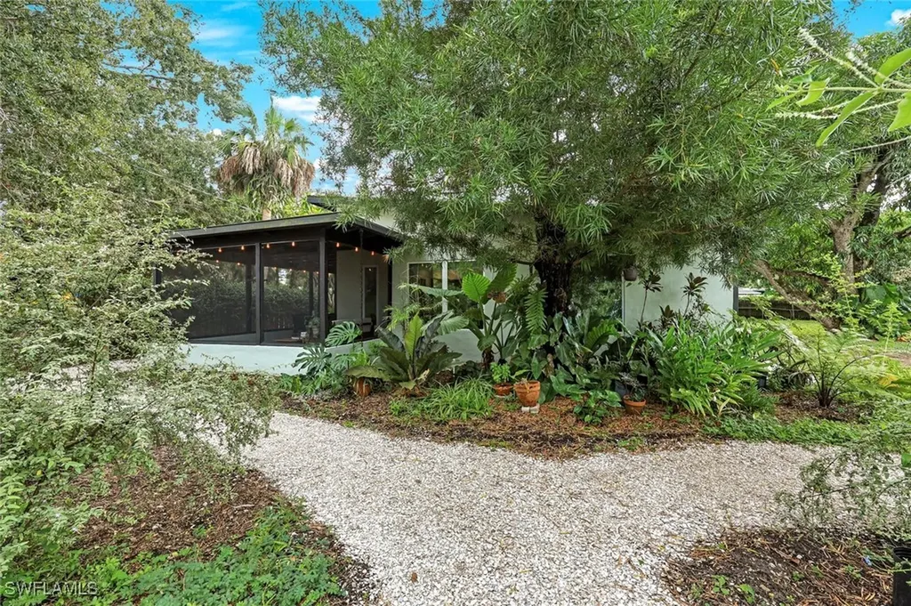 3032 Coco Avenue Naples FL 34112