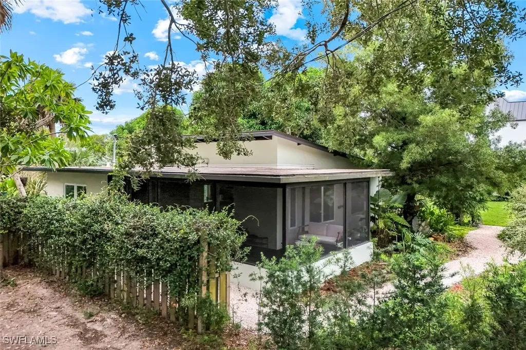 3032 Coco Avenue Naples FL 34112