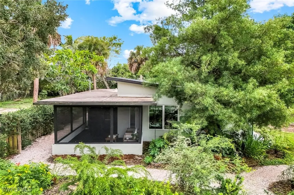 3032 Coco Avenue Naples FL 34112