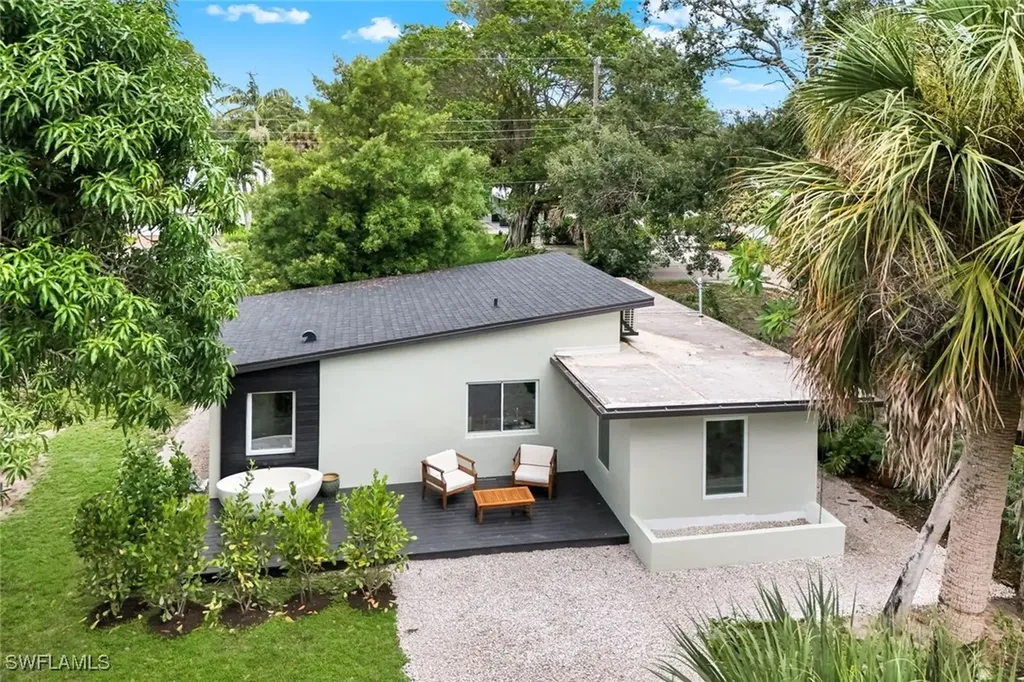 3032 Coco Avenue Naples FL 34112