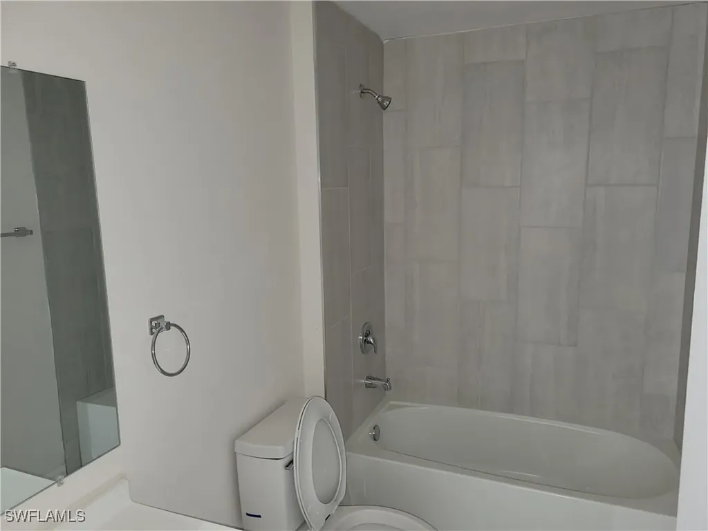 2828 SW 2nd Lane Cape Coral FL 33991