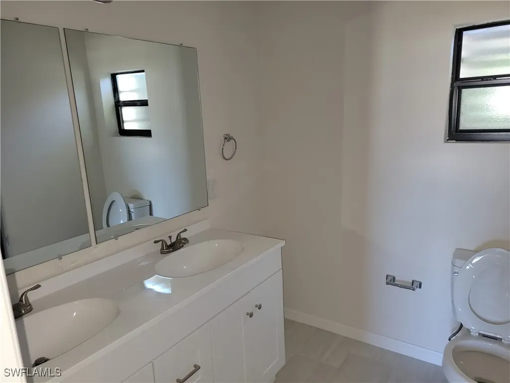2828 SW 2nd Lane Cape Coral FL 33991