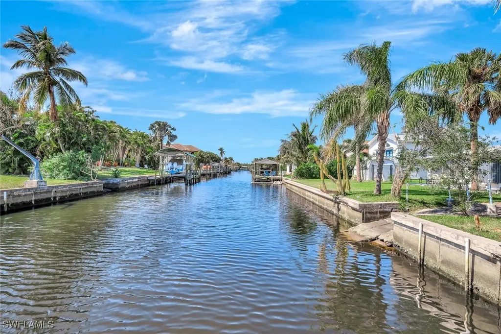 4821 Tarpon Avenue Bonita Springs FL 34134