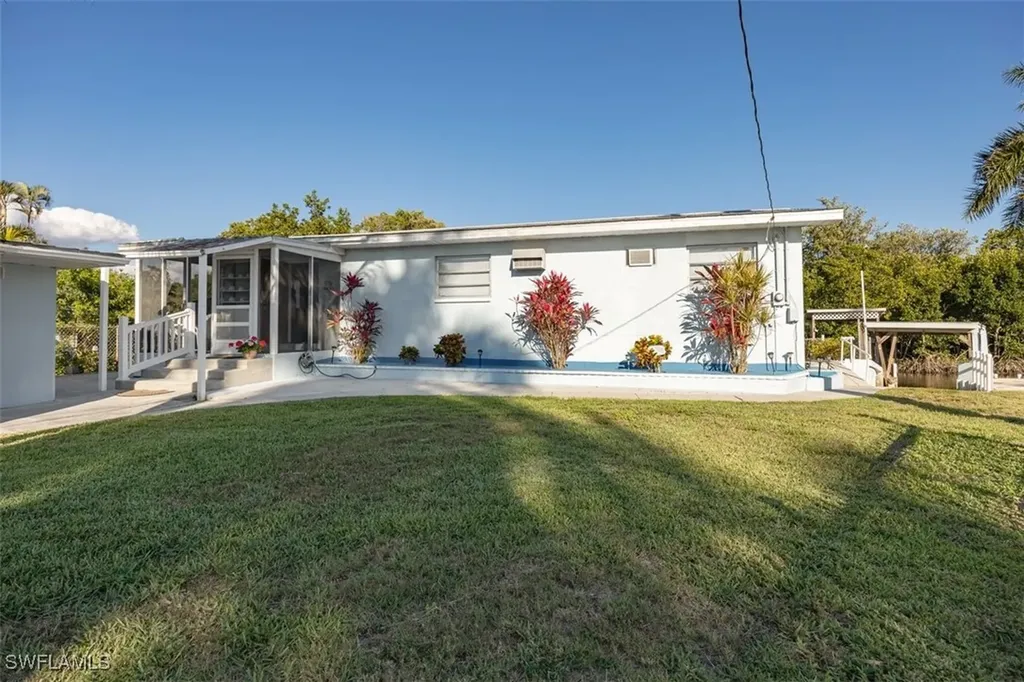 11 Spoonbill Avenue Everglades City FL 34139