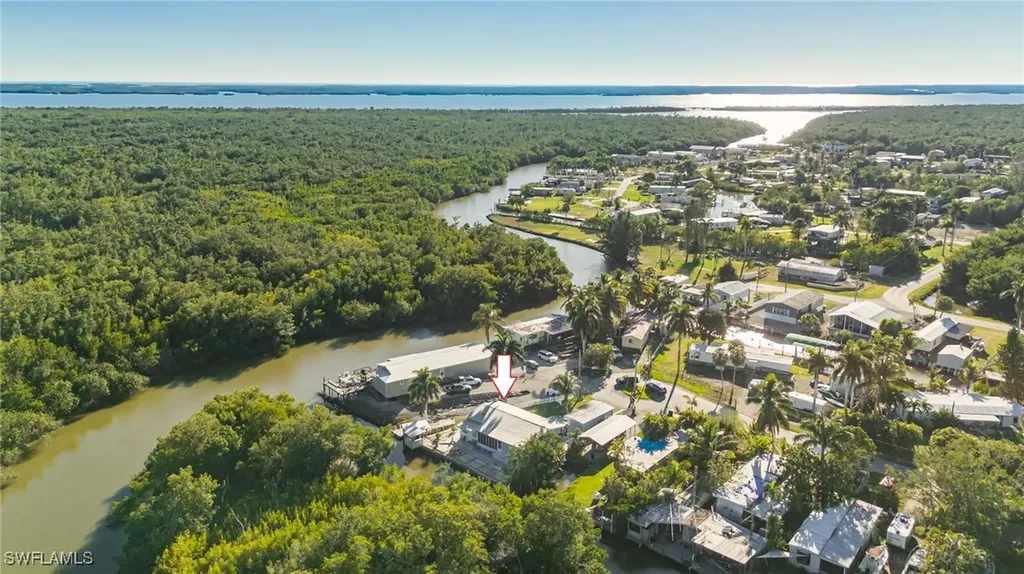11 Spoonbill Avenue Everglades City FL 34139