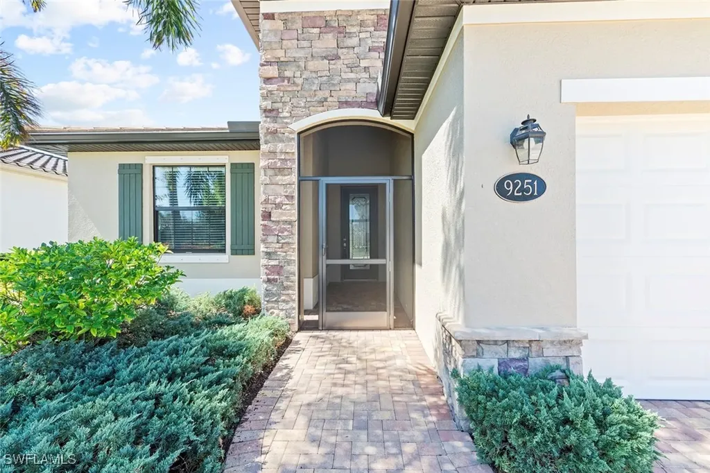 9251 Woodhurst Drive Naples FL 34120