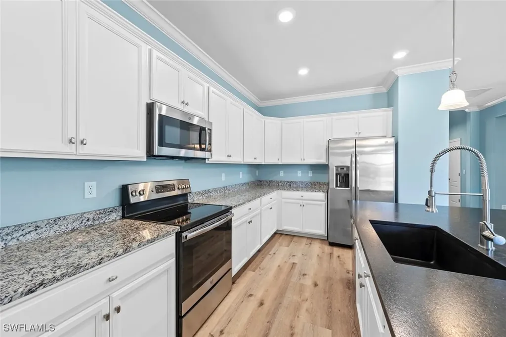 9251 Woodhurst Drive Naples FL 34120
