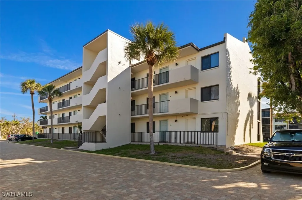 979 E Gulf Drive Sanibel FL 33957