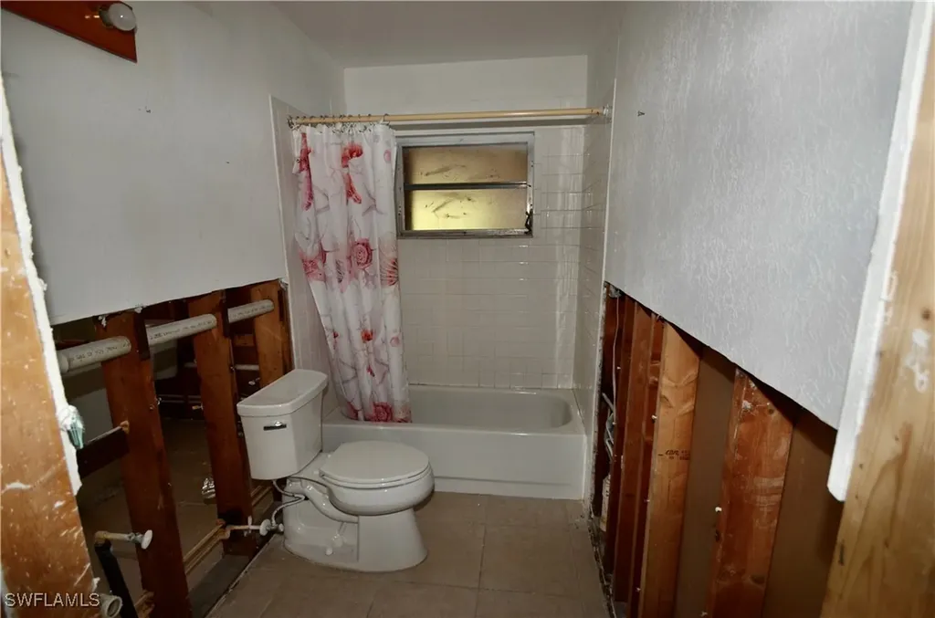 2571 Tamarind Street St. James City FL 33956