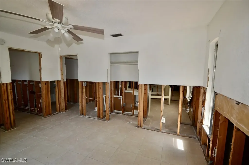 2571 Tamarind Street St. James City FL 33956