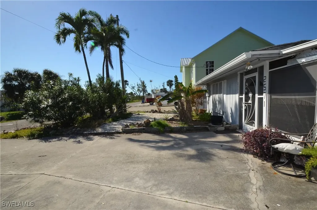 2571 Tamarind Street St. James City FL 33956