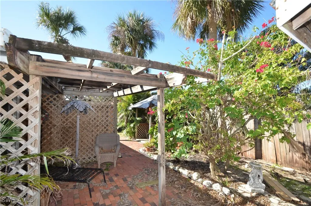 2571 Tamarind Street St. James City FL 33956