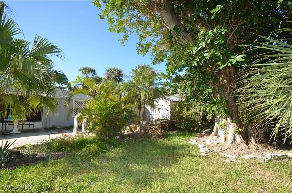 2571 Tamarind Street St. James City FL 33956