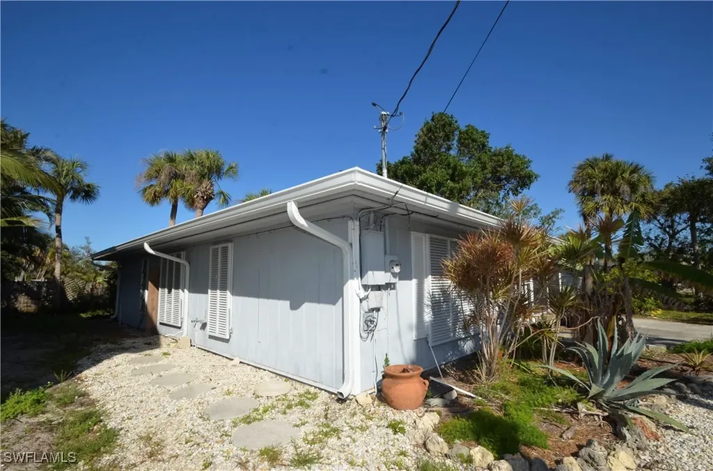 2571 Tamarind Street St. James City FL 33956