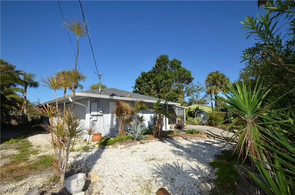 2571 Tamarind Street St. James City FL 33956