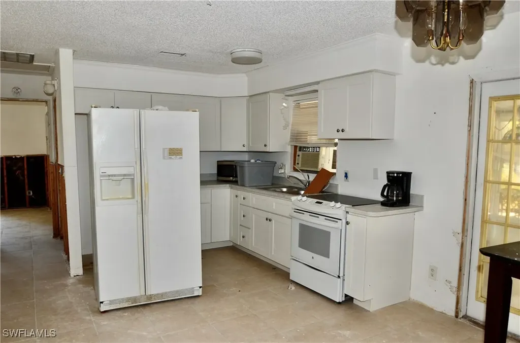 2571 Tamarind Street St. James City FL 33956