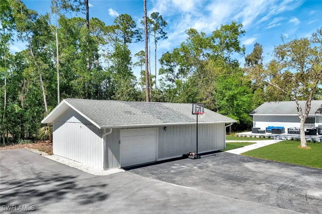 6800 Bottlebrush Lane Naples FL 34109