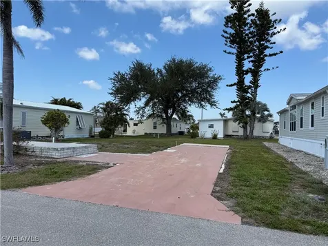 4944 Cobiac Drive ST. James City FL 33956