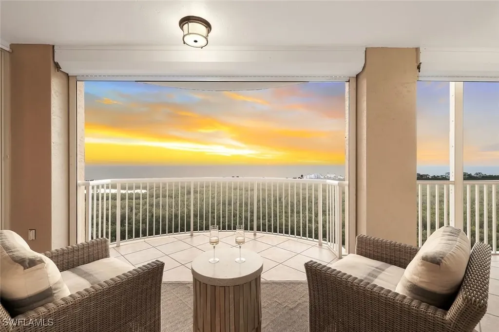 Naples FL, 7117 Pelican Bay Boulevard, Unit 1607