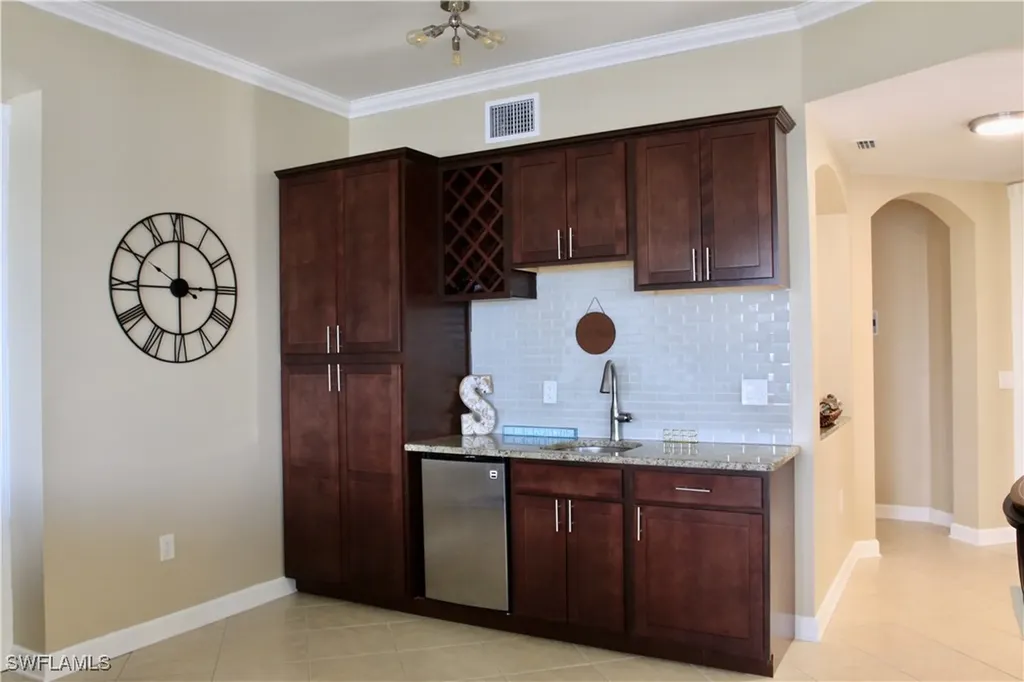 174 Shadroe Cove Circle Cape Coral FL 33991