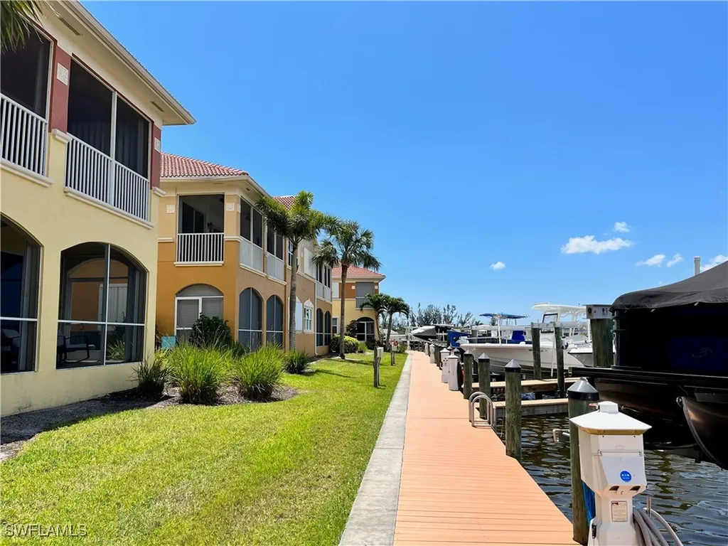 174 Shadroe Cove Circle Cape Coral FL 33991