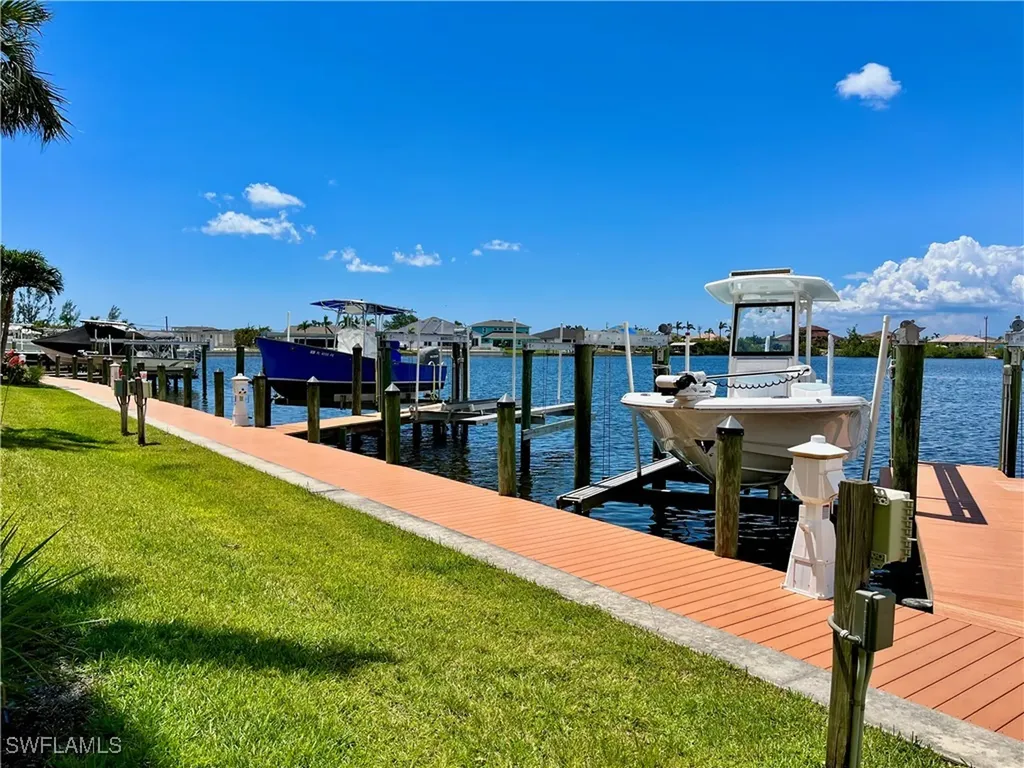 174 Shadroe Cove Circle Cape Coral FL 33991