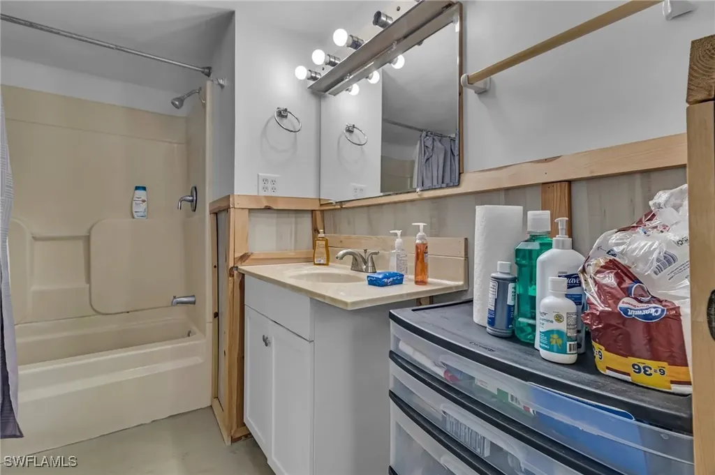 224 Mamie Street Chokoloskee FL 34138