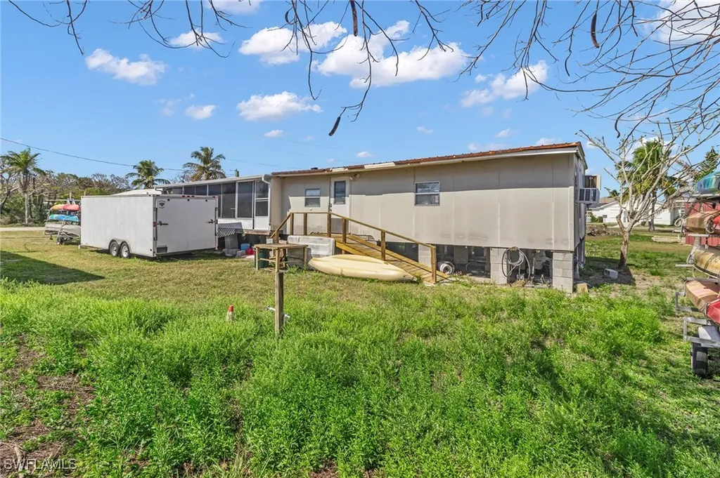 224 Mamie Street Chokoloskee FL 34138