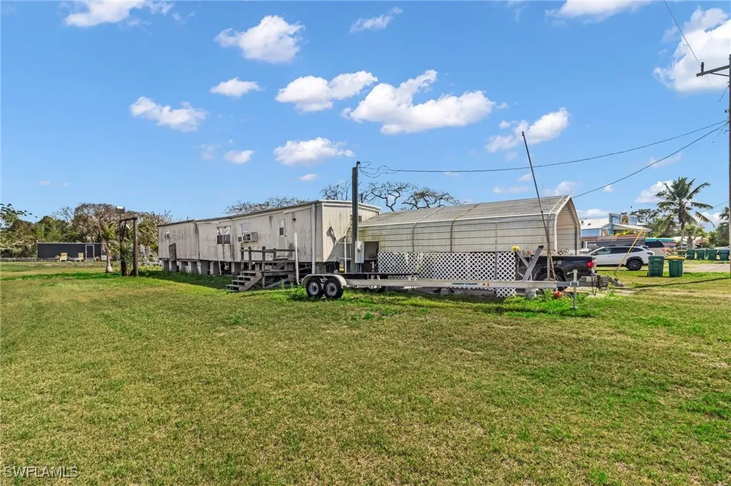 224 Mamie Street Chokoloskee FL 34138