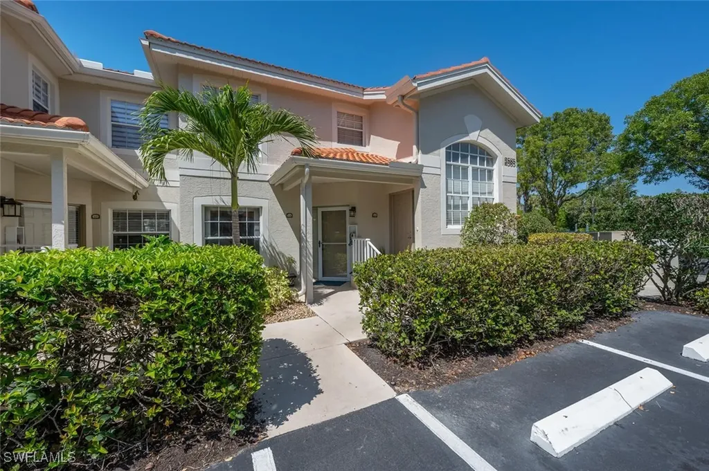 2585 Old Groves Road Naples FL 34109