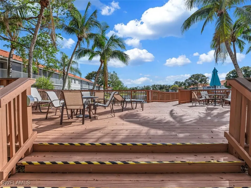 2585 Old Groves Road Naples FL 34109