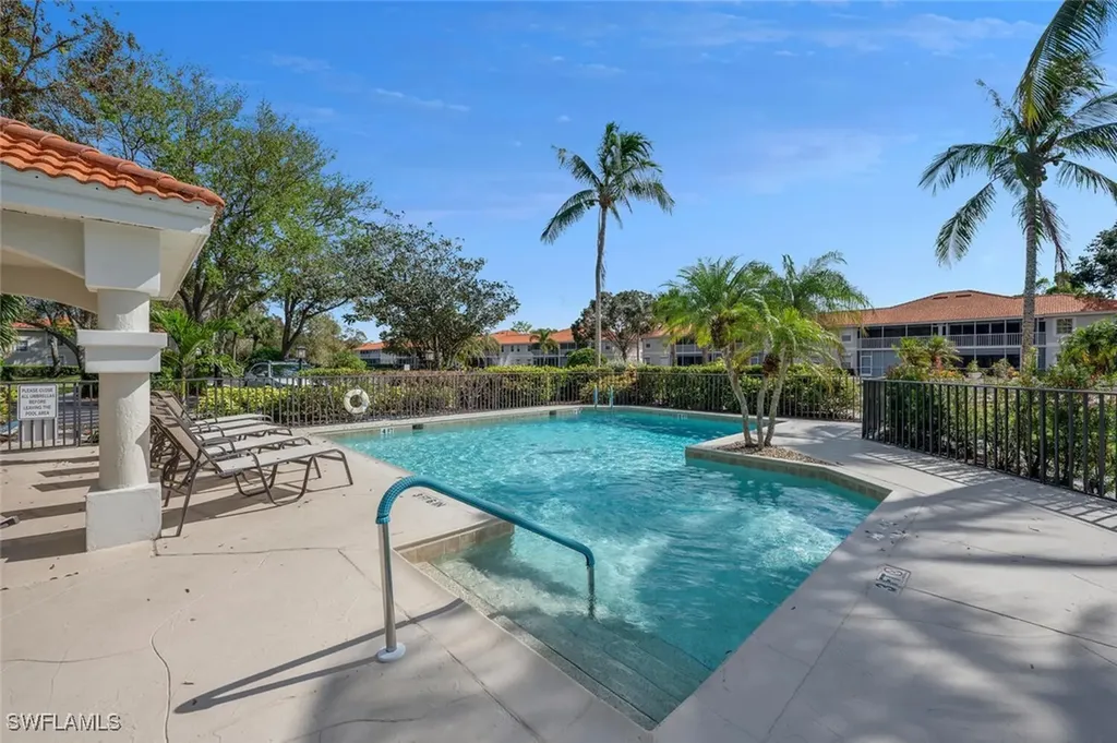 2585 Old Groves Road Naples FL 34109