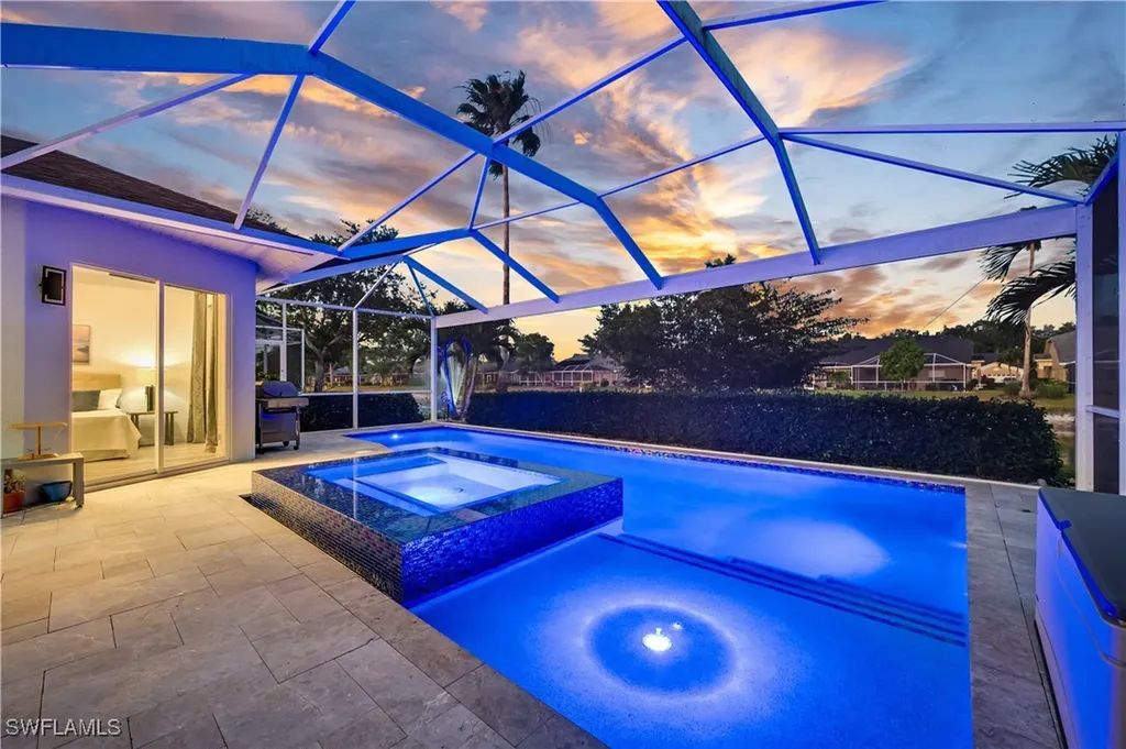 Naples FL, 8074 Tauren Court