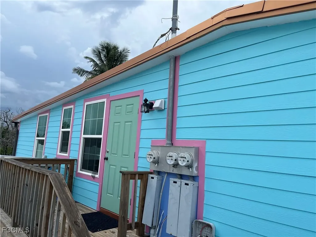 4874 Pine Island Road NW Matlacha FL 33993