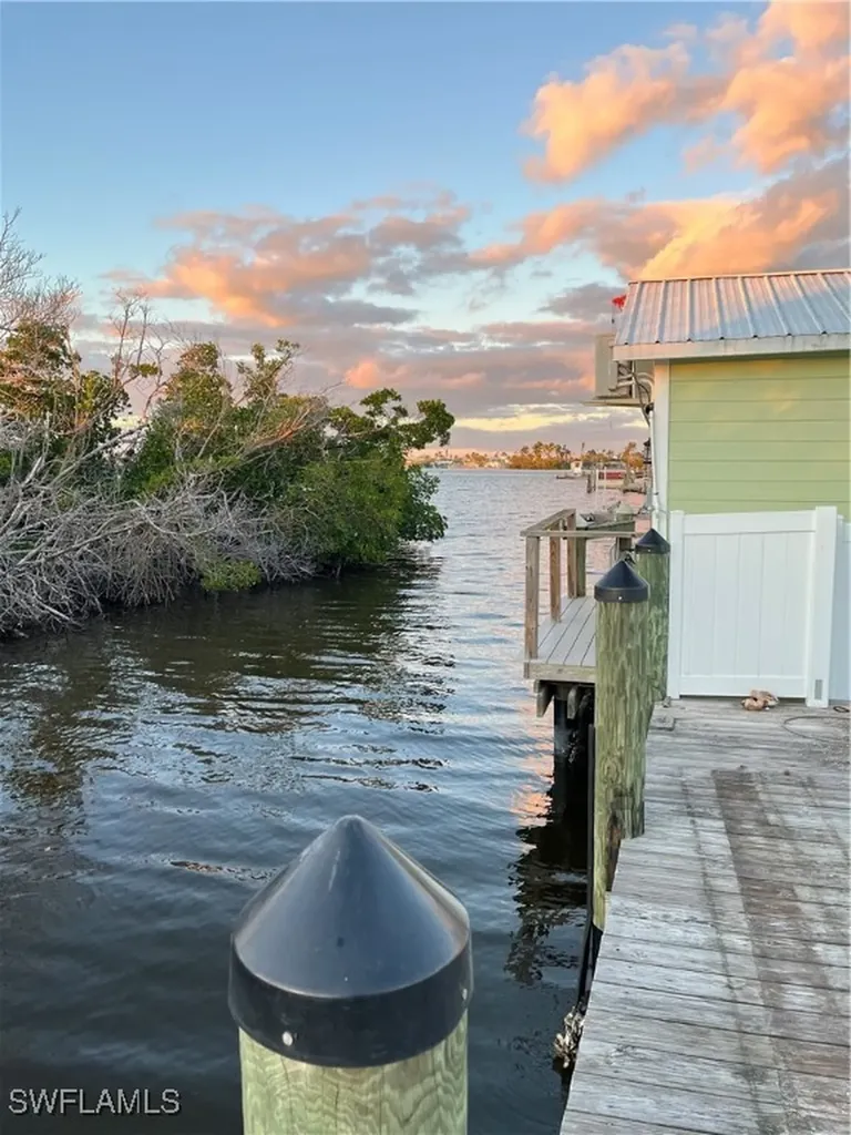 4874 Pine Island Road NW Matlacha FL 33993
