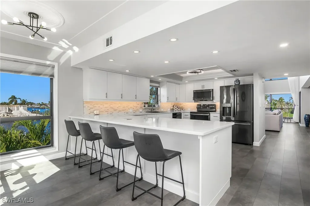 1903 SE 40th Terrace Cape Coral FL 33904