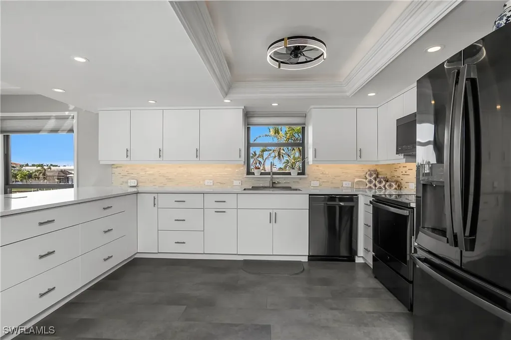 1903 SE 40th Terrace Cape Coral FL 33904