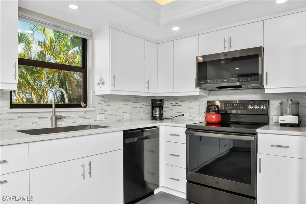 1903 SE 40th Terrace Cape Coral FL 33904