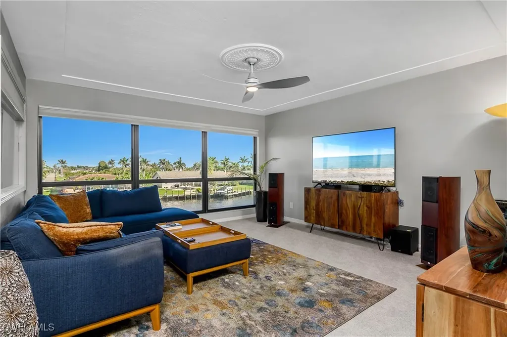 1903 SE 40th Terrace Cape Coral FL 33904