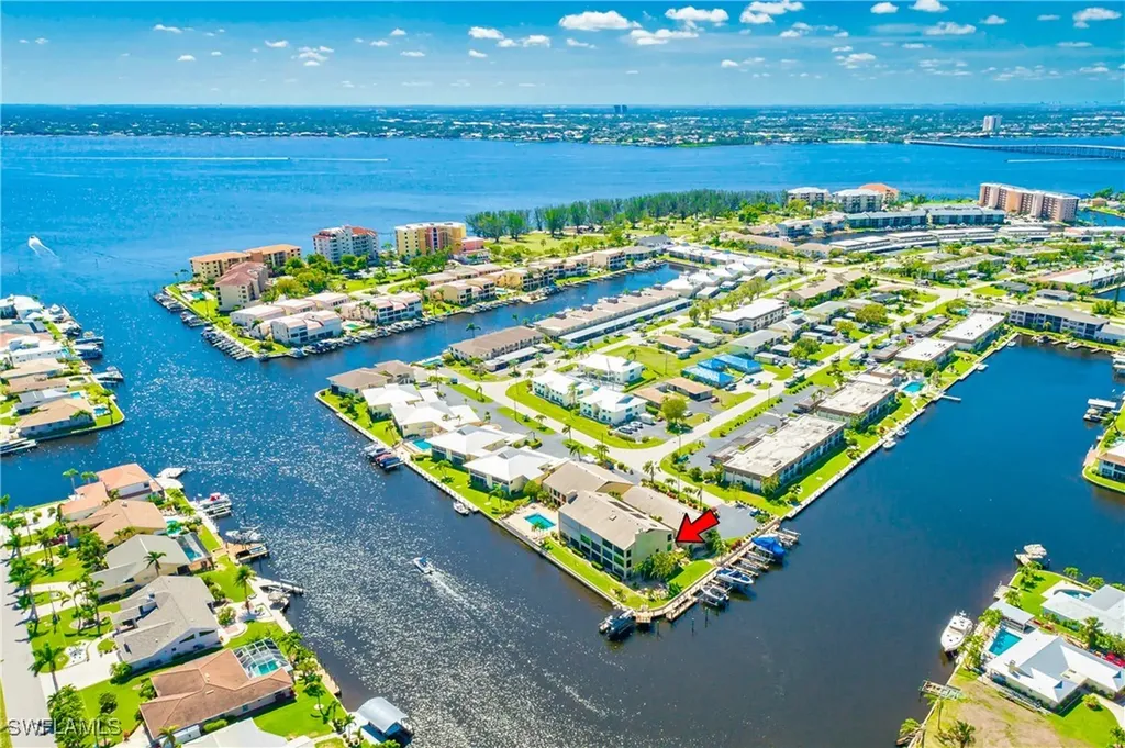 1903 SE 40th Terrace Cape Coral FL 33904