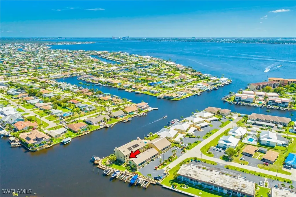 1903 SE 40th Terrace Cape Coral FL 33904