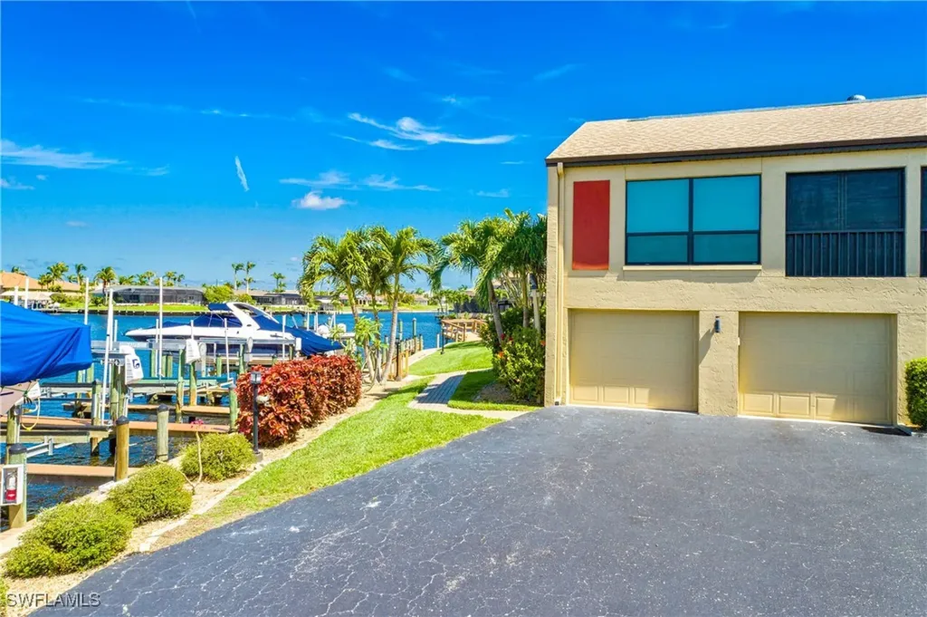 1903 SE 40th Terrace Cape Coral FL 33904