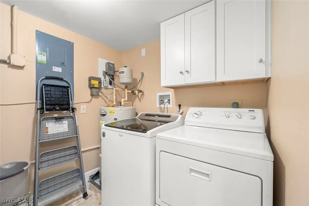 2137 SW Pine Lane Cape Coral FL 33991