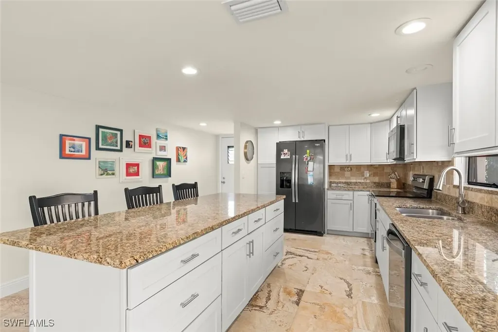 2137 SW Pine Lane Cape Coral FL 33991