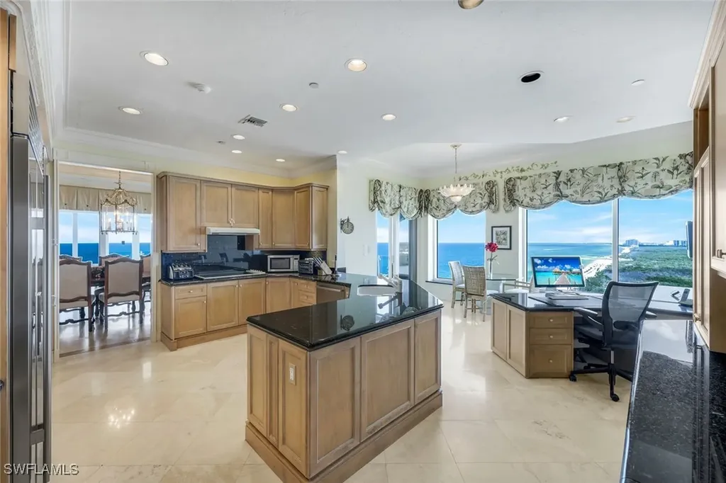 10 Seagate Drive Naples FL 34103
