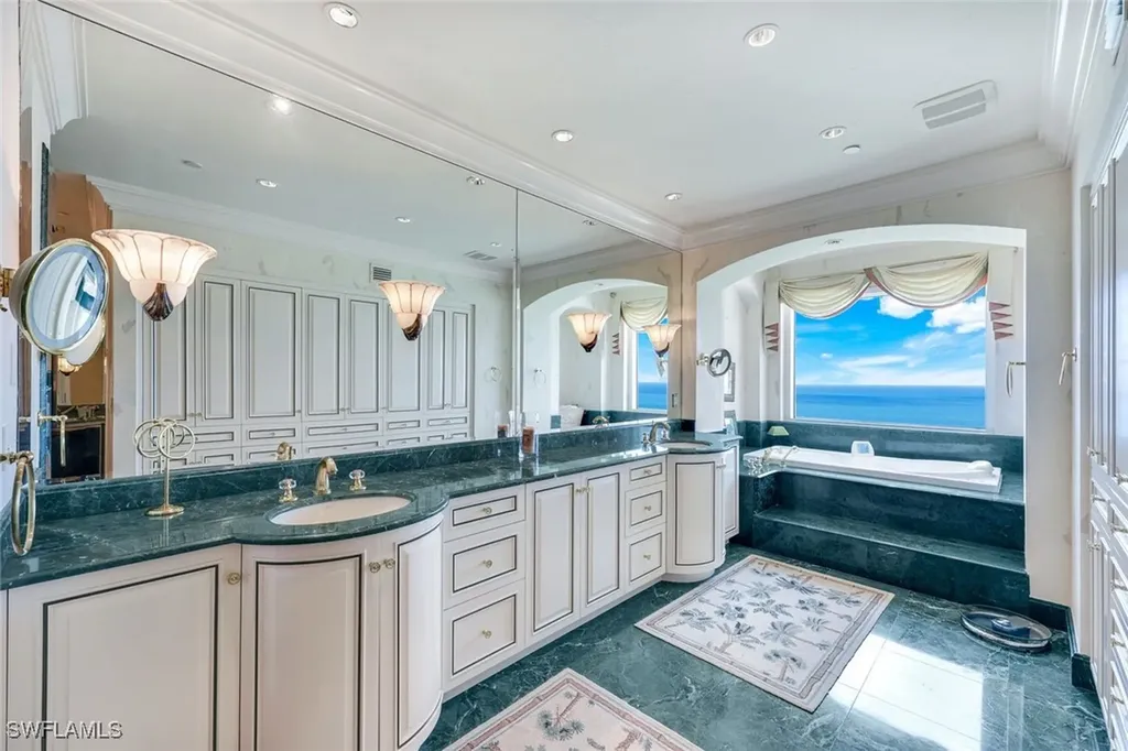 10 Seagate Drive Naples FL 34103