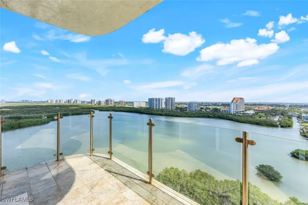 10 Seagate Drive Naples FL 34103