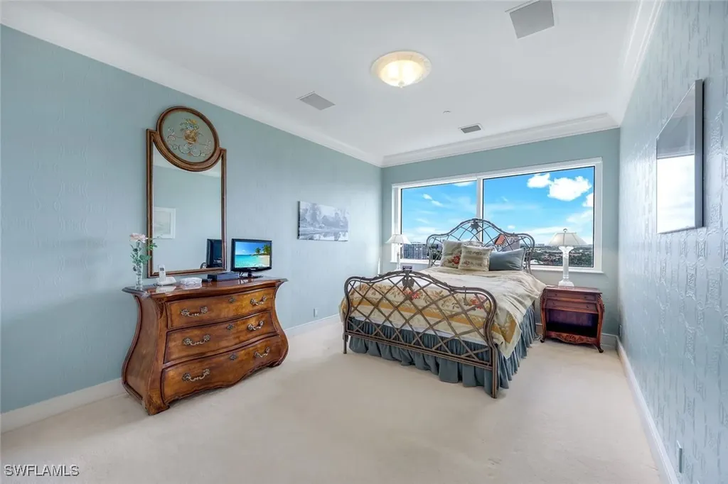 10 Seagate Drive Naples FL 34103