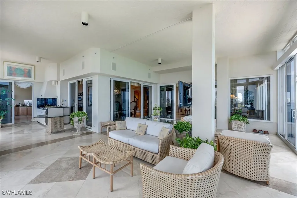 10 Seagate Drive Naples FL 34103