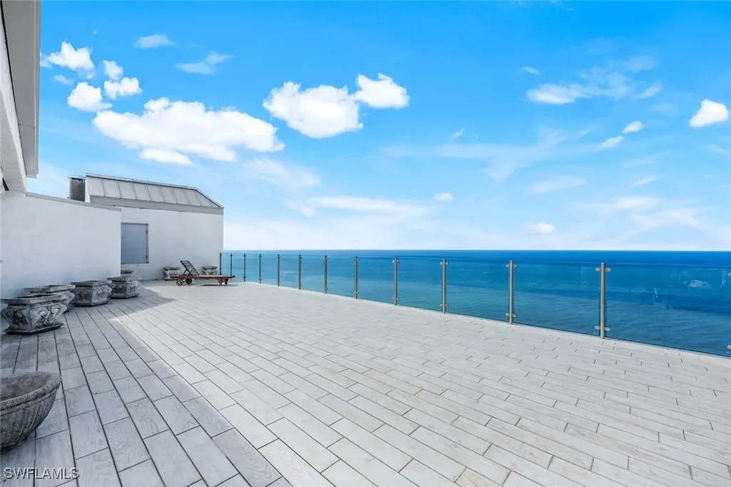 10 Seagate Drive Naples FL 34103